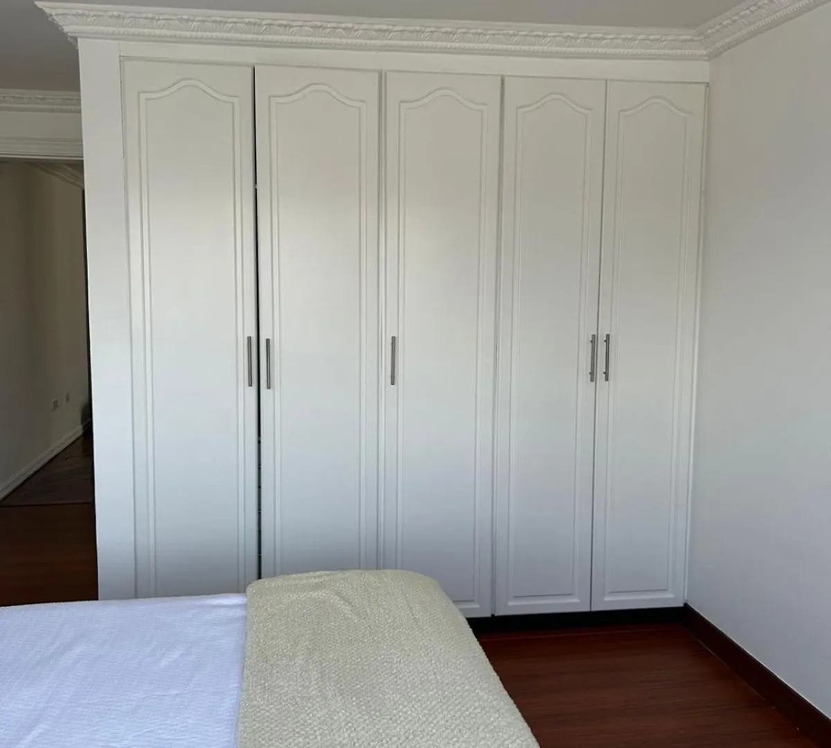 Suite Amoblada Con Aparcamiento Privado Excelente Vista Y Ubicacion! Sector La Carolina Quito Appartement