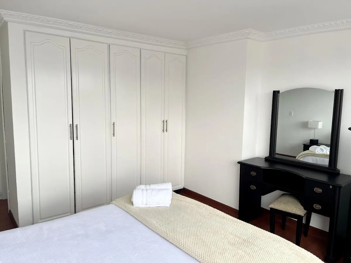 Suite Amoblada Con Aparcamiento Privado Excelente Vista Y Ubicacion! Sector La Carolina Κίτο
