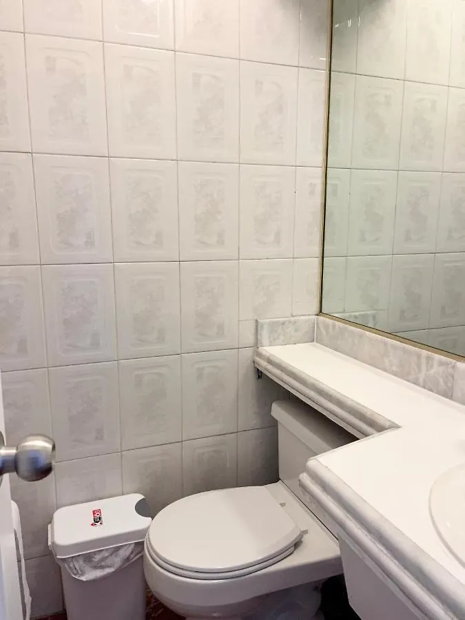 Suite Amoblada Con Aparcamiento Privado Excelente Vista Y Ubicacion! Sector La Carolina Κίτο